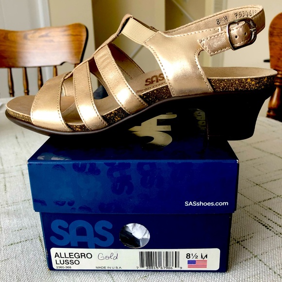 SAS Shoes - San Antonio Shoemakers Allegro Lusso gold sandals- 8 1/2 M - like new